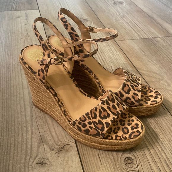 VINCE CAMUTO Size 10 Women’s Wedge Cheetah Print Shoes - Picture 1 of 6